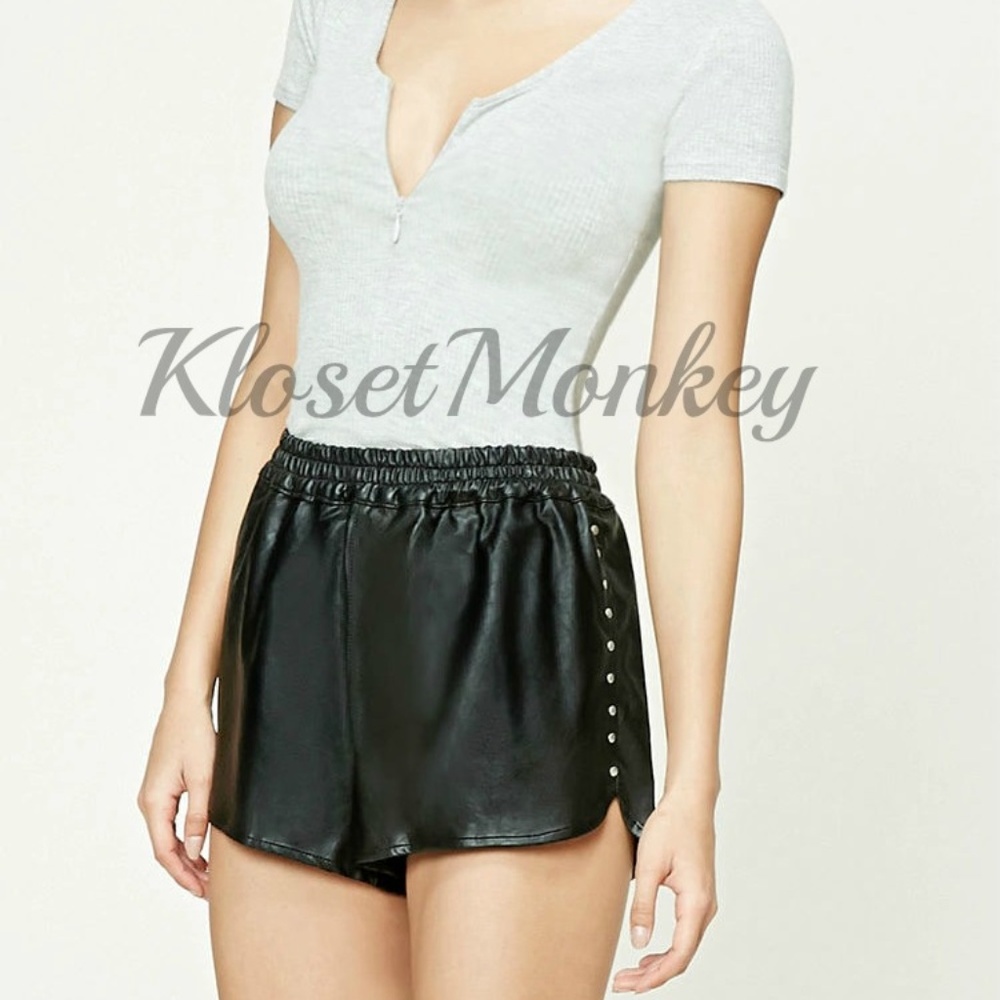 NEW BLACK FAUX LEATHER STUDDED DOLPHIN SHORTS M